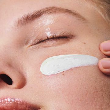 Youth-Protecting Face Sunscreen High Protection SPF50+