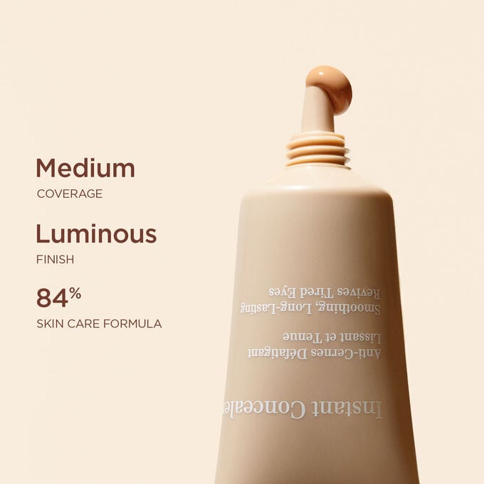 Packshot focus with texture. Claiming medium coverage with luminous finish and 84% skincare formula.