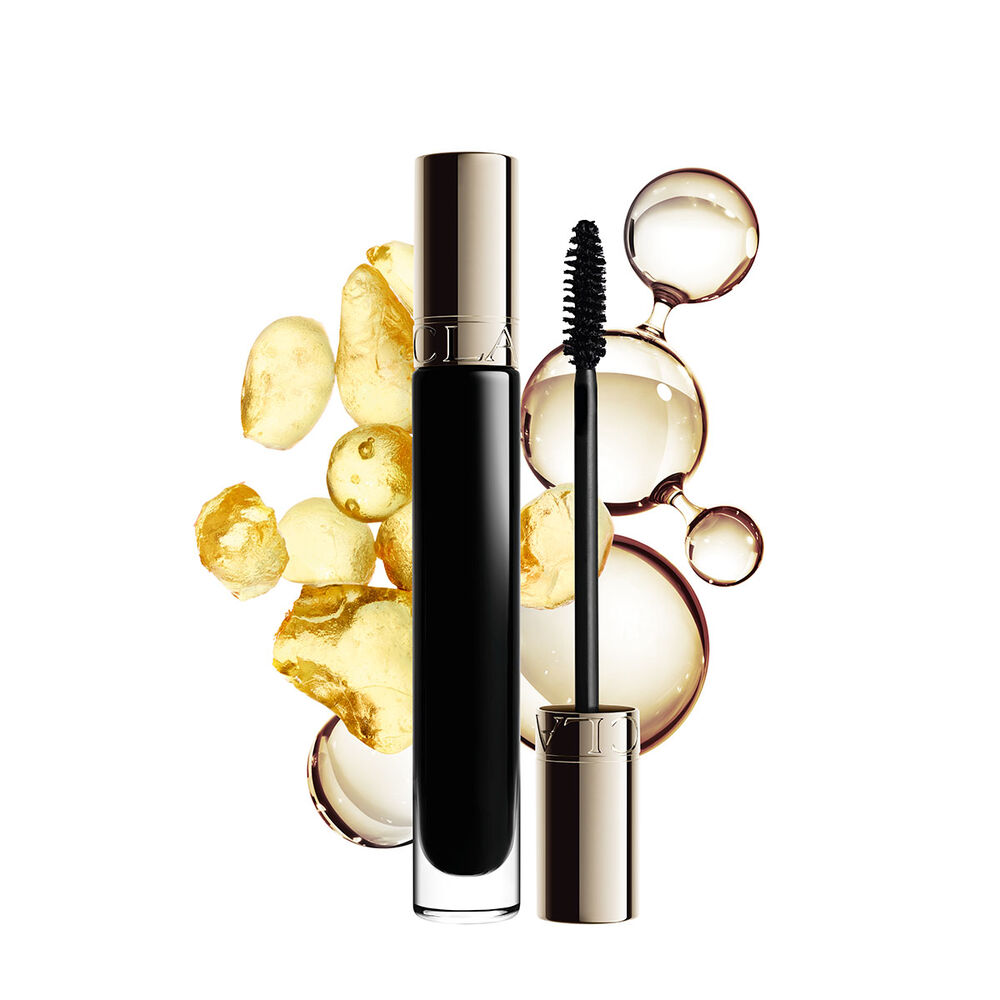 Packshot of Clarins Length Boosting Mascara with Hyaluronic Acid, Sphinganine & Pantheno molecules highlighting its key ingredients.