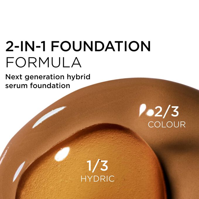Focus on the mix of two textures: serum and foundation in Clarins' serum foundation powered formula for next-gen coverage