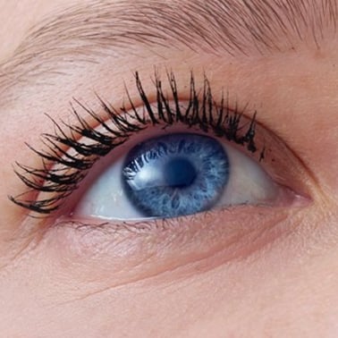 Wonder Perfect 5D's results on lashes, for a fanned out lashes effect