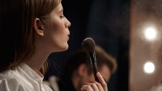 How To Clean Your Make-Up Brushes In 5 Simple Steps How To Clean Your Make-Up Brushes In 5 Simple Steps