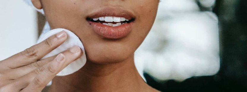 A Basic Skincare Routine For Beginners In Quick and Easy Steps